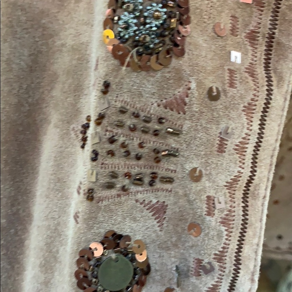 Beautiful suede jacket! - Picture 2 of 5